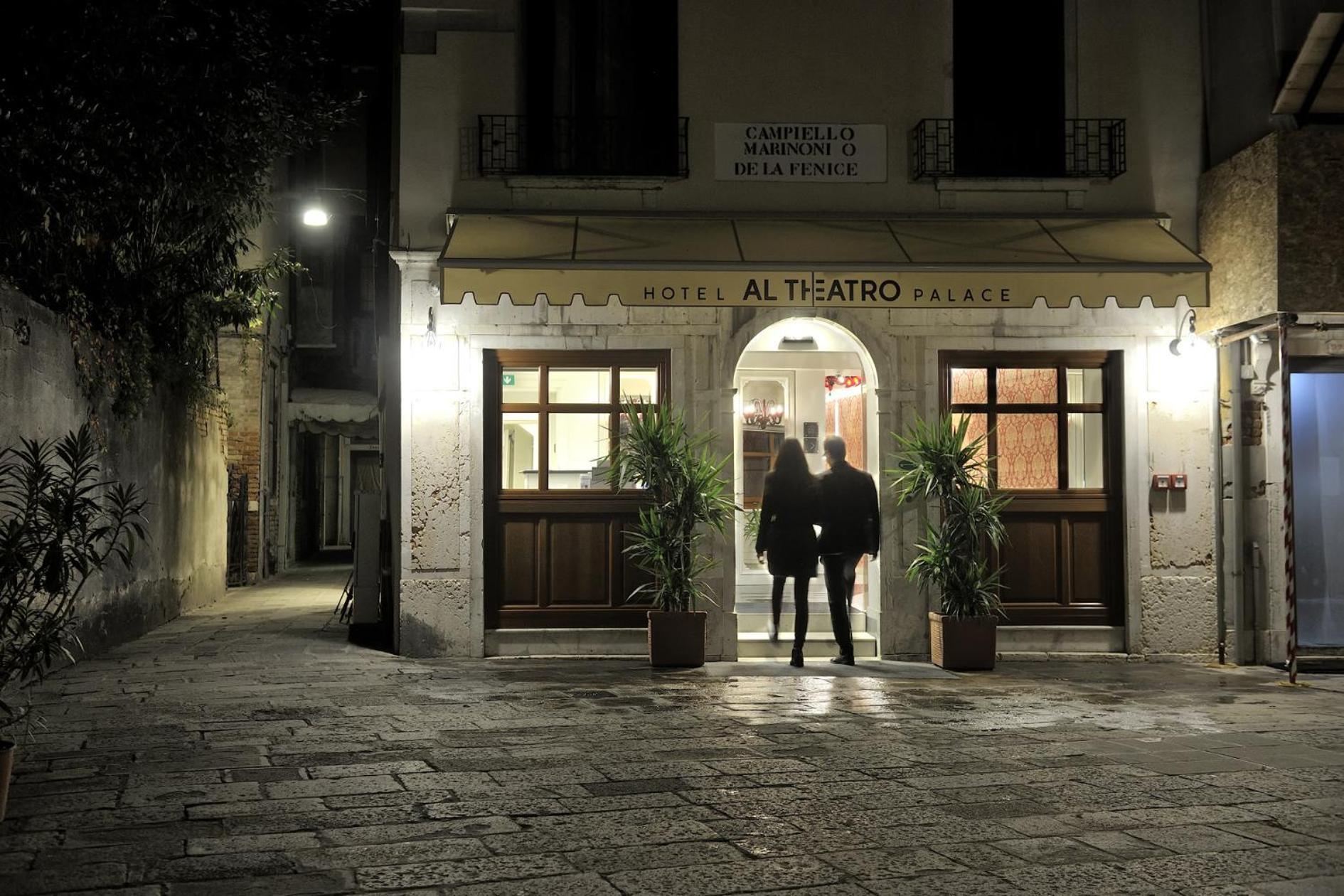 Al Theatro Palace Venice Exterior photo