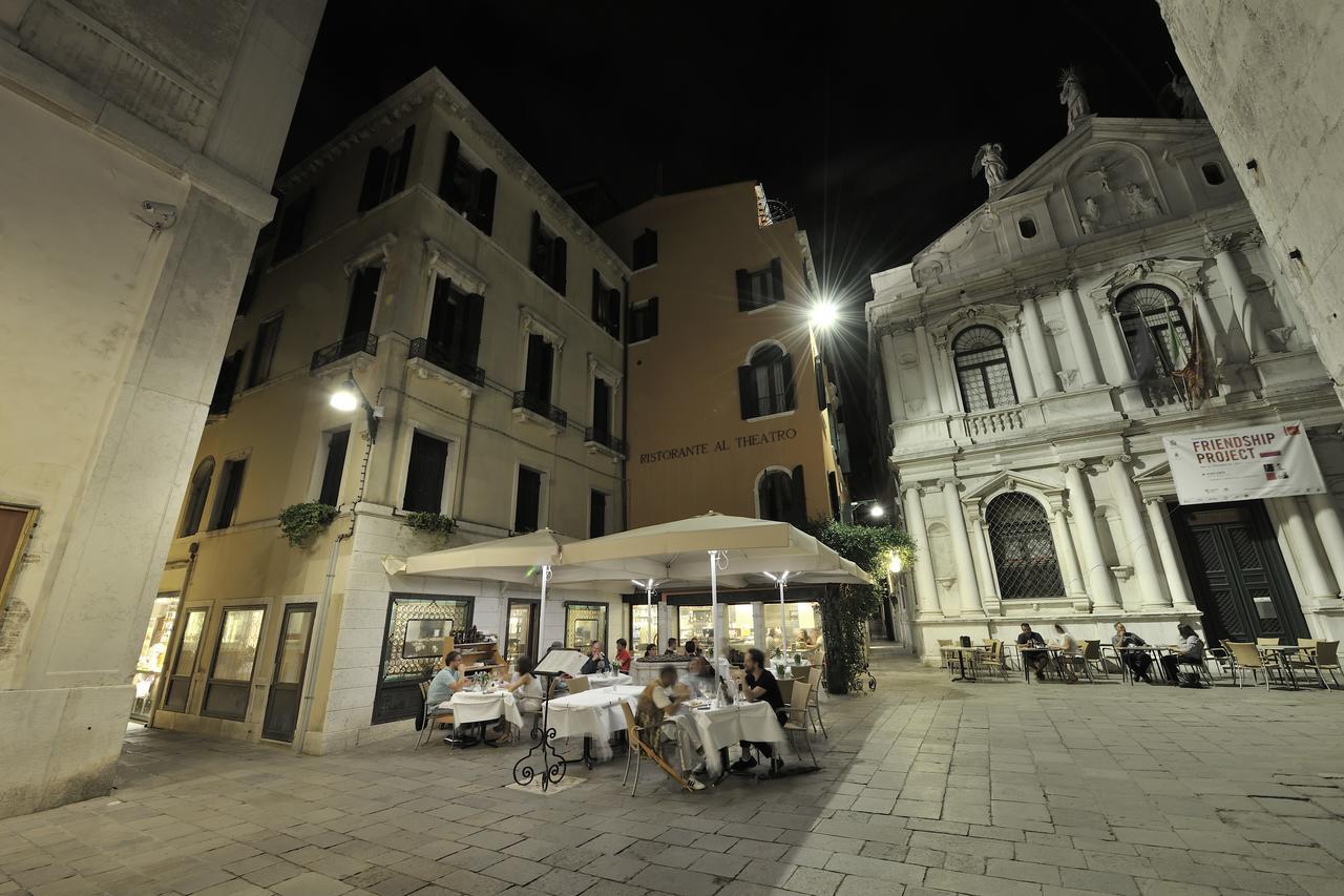 Al Theatro Palace Venice Exterior photo