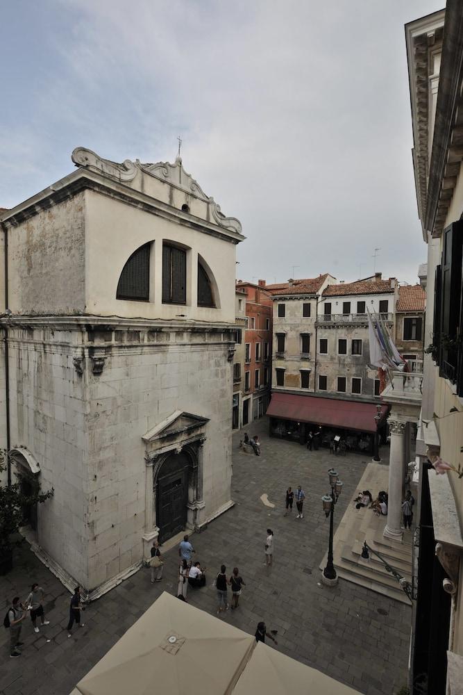 Al Theatro Palace Venice Exterior photo